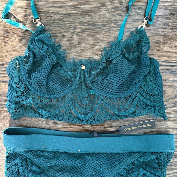 Goodberry Intimates Emerald Lace Bra and Panty Set - Picture 5 of 7